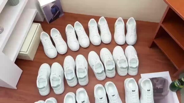 Women's White Low-Top Sneakers with Mint Green Accents - Image 11