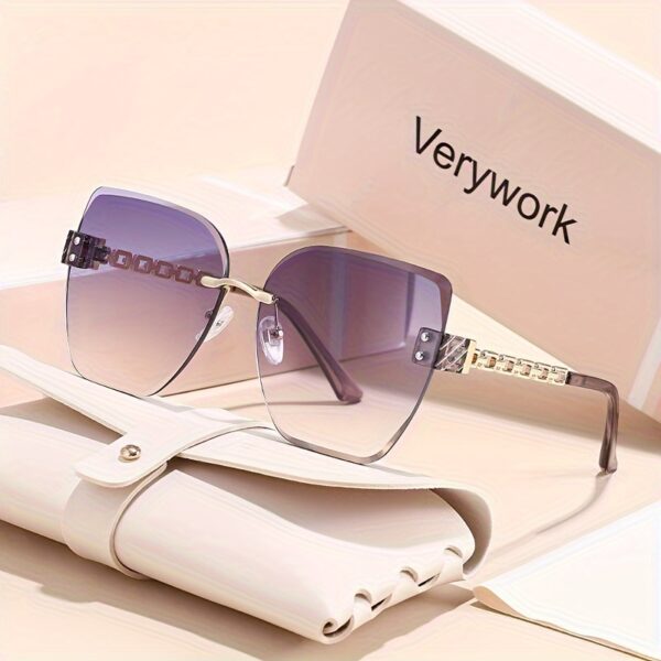 Verywork Women's Retro Square Frame Fashion Glasses - Image 2