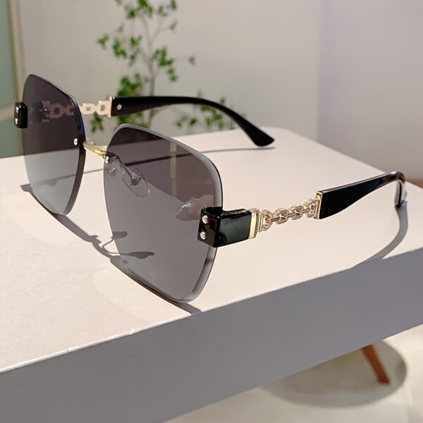 Fashionable vintage Women's glasses with large frames, borderless high-end fashion glasses - Image 9
