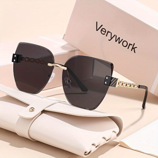 Verywork Women's Retro Square Frame Fashion Glasses - Image 5