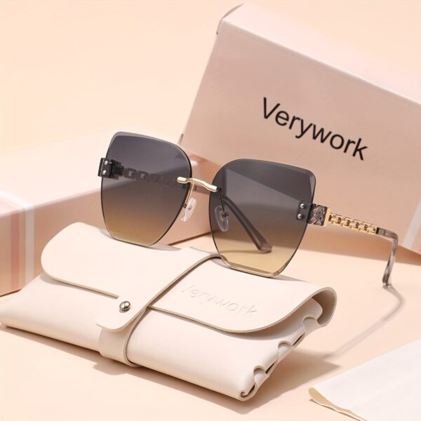 Verywork Women's Retro Square Frame Fashion Glasses - Image 3