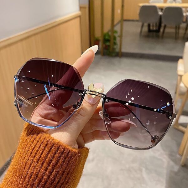 Fashionable Frameless Gradient Color Fashion Glasses - Image 2