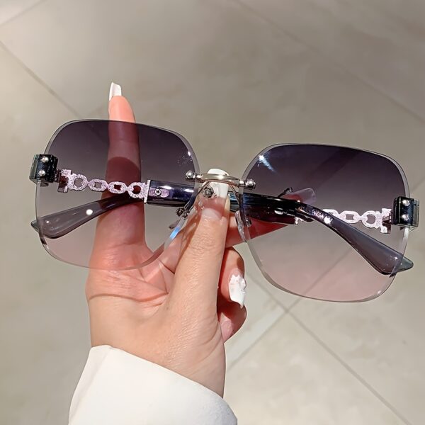 Fashionable vintage Women's glasses with large frames, borderless high-end fashion glasses