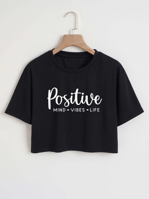 Short T-Shirt with Letter Patterns for Targeted Streaming