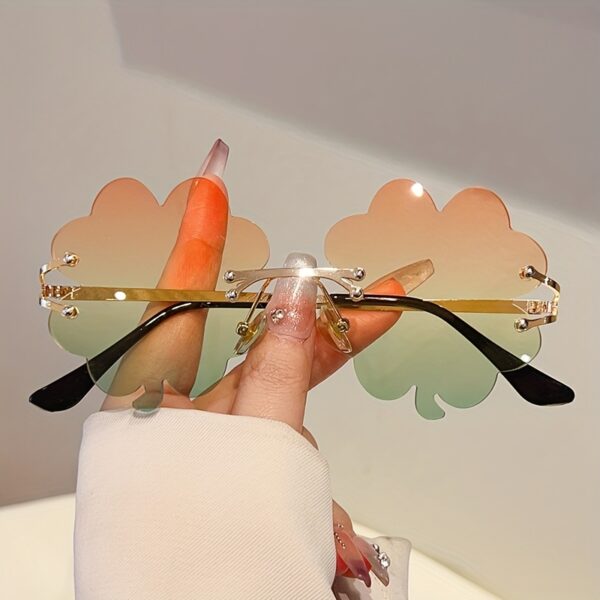 Women's Oversized Four-Leaf Clover Fashion Glasses - Image 8
