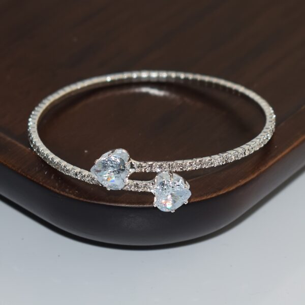 1 pc Elegant Silver-Tone Open-End Heart-Shaped Zirconia Bracelet - Image 2