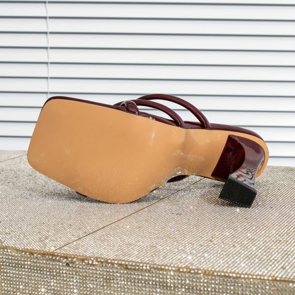 Fashionable Women'S High-Heeled Sandals with Cross Straps - Image 3