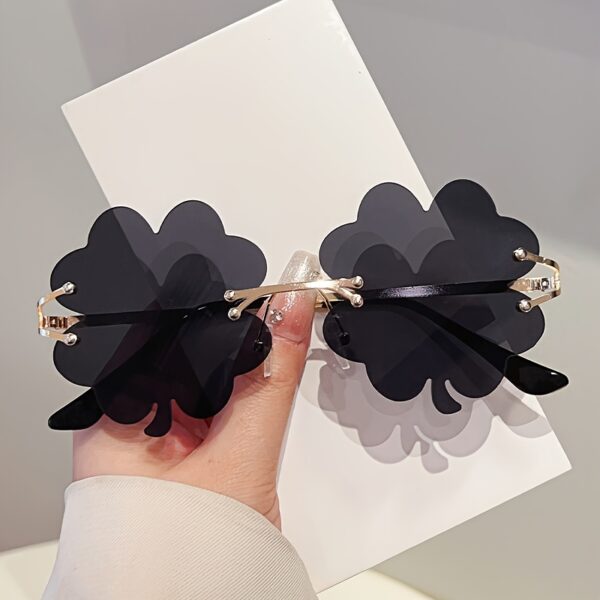 Women's Oversized Four-Leaf Clover Fashion Glasses - Image 4