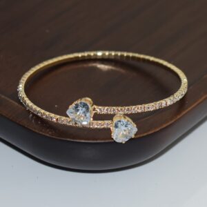 1 pc Elegant Silver-Tone Open-End Heart-Shaped Zirconia Bracelet