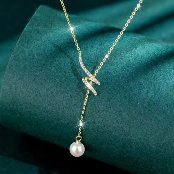 Exquisite Clavicle Chain Fringed Pearl Necklace