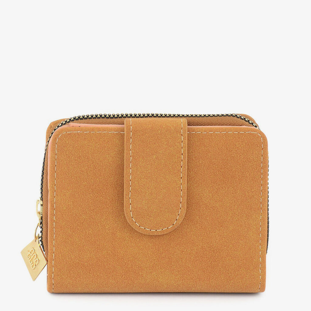 ChicBasics Wallet