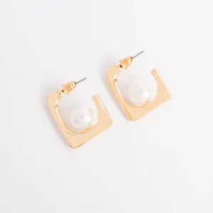 Dangling Pearl Earrings